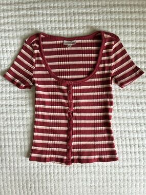SO Women Burgundy Striped Ribbed Button Front Short Sleeve Scoop Neck Top XS